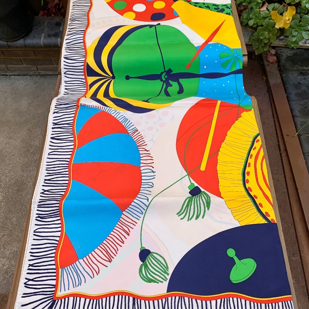Stunning Ginnie Johansen Silk Scarf! 36”x35”